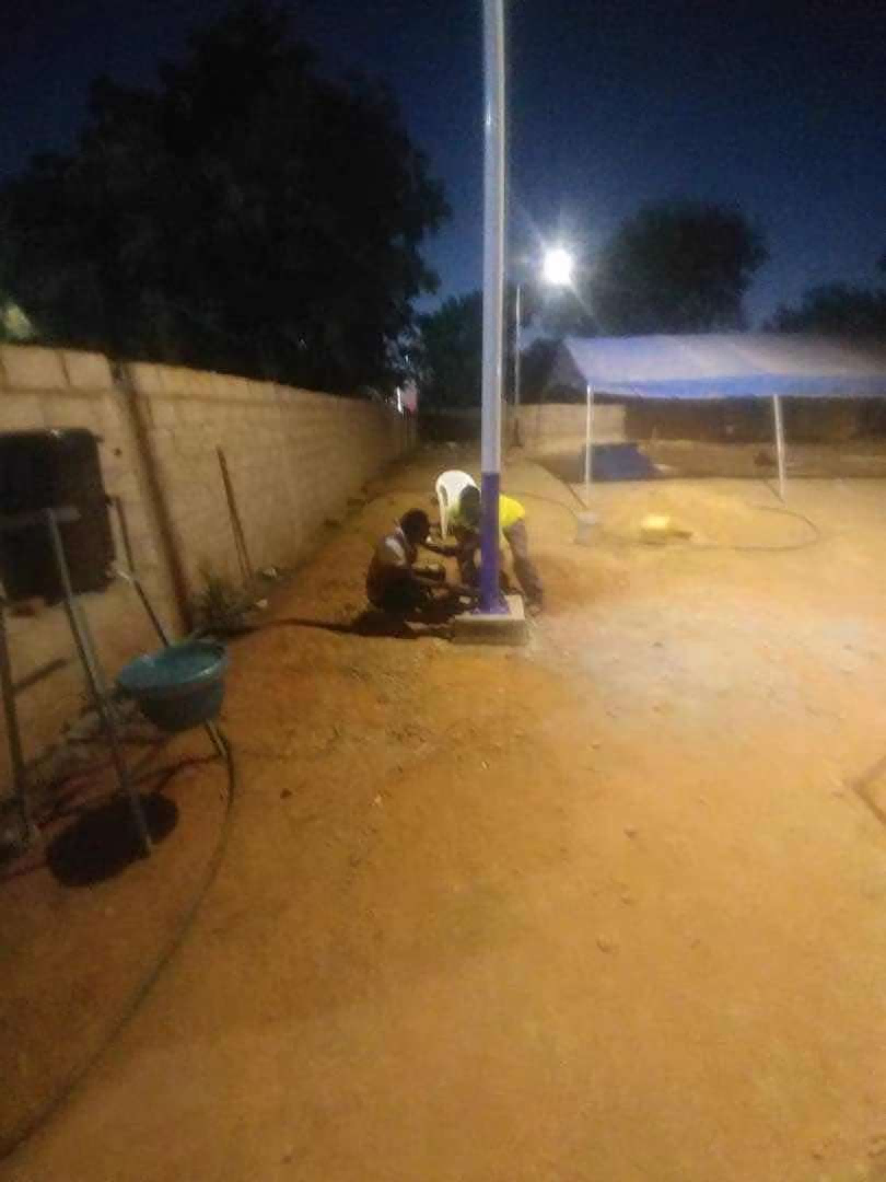 Installing split-type solar street lights